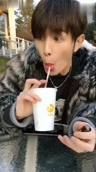 日韩喝中国饮料视频,视频走红网络